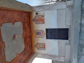 Portico - Chiesa di Sant'Urbano o Madonna della Neve a Salerano Canavese