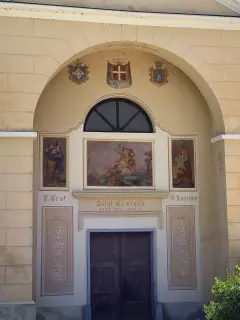 San Grato San Giorgio e Sant'Anselmo in facciata - Parrocchiale di San Giorgio a Pollein