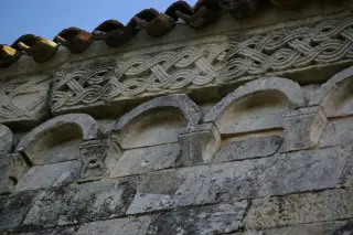 Fregi esterni - Pieve o Chiesa Cimiteriale di San Lorenzo a Montiglio Monferrato