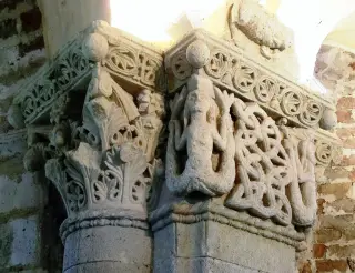Capitello interno - Pieve o Chiesa Cimiteriale di San Lorenzo a Montiglio Monferrato