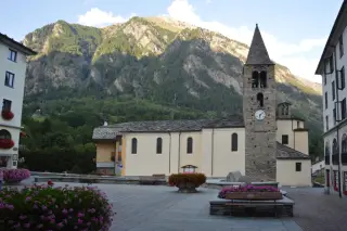 Fianco e campanile - Parrocchiale di San Lorenzo a Pre-Saint-Didier