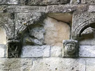 Archetti capitelli e sculture - Torre di San Pietro a Murisengo
