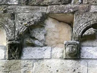 Archetti capitelli e sculture - Torre di San Pietro a Murisengo