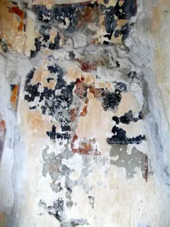 Abside, fondo lato sud, tracce graffiti - Cappella di Santa Maria Dei Genitrix a Villafranca PiemonteFrazione San Luca