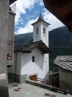Vista - Chiesa dei Santi Biagio e Pietro a ExillesFrazione Deveys