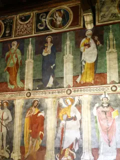 Affreschi con santi e apostoli - Cappella del Castello a Fénis