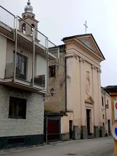 Facciata - Chiesa della Santi Nomi di Gesù e Maria a Cavour