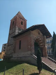Facciata - Cappella dei Caduti a Alpignano