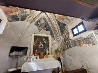 Interno - Cappella di San Giacomo a Busca