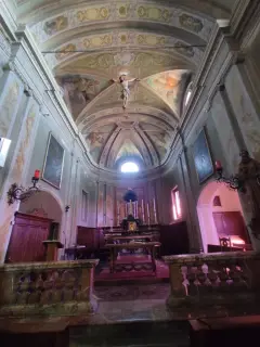 Presbiterio - Chiesa di San Leonardo a NebbiunoFrazione Tapigliano