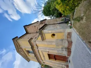Facciata e fianco destro - Chiesa Parrocchiale di San Giovanni Battista a Ponzano Monferrato