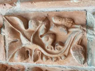 Fregio in cotto dettaglio - Chiesa o Abbazia di Sant'Antonio di Ranverso a Buttigliera AltaFrazione Sant'Antonio di Ranverso