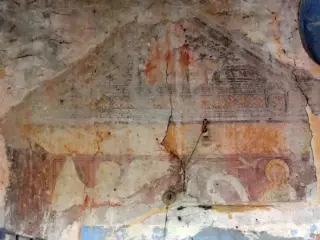 Affreschi in facciata - Annunciazione? - Cappella di San Giuliano a SaviglianoFrazione San Giuliano