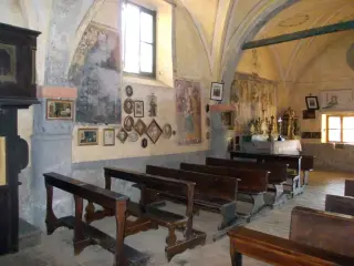 Navata sud prima campata - Cappella di San Giuliano a SaviglianoFrazione San Giuliano