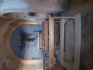 Interno dalla finestrella - Chiesa di Sant'Antonio Abate a Neviglie