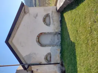 Costruzione nei pressi della chiesa - Pieve dell' Assunta a Vesime