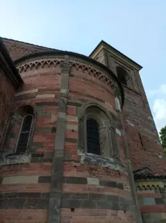 Abside - Canonica di Santa Maria di Vezzolano a AlbugnanoFrazione Vezzolano