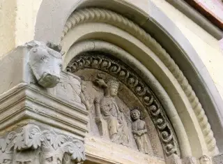 Particolare portale centrale - Canonica di Santa Maria di Vezzolano a AlbugnanoFrazione Vezzolano