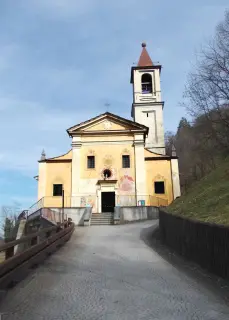 Vista - Parrocchiale dell' Assunta a Brondello