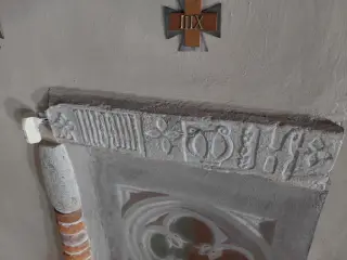 Iscrzione murata - Parrocchiale dell' Assunta a Rossana