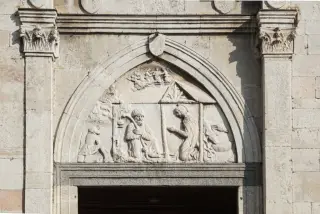 Lunetta del portale - Collegiata di Santa Maria Nascente a Arona