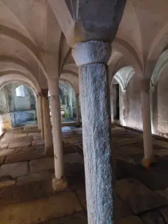 Cripta - Abbazia di Santa Maria a Cavour