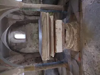 Altare della cripta - Abbazia di Santa Maria a Cavour