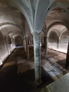 Cripta - Abbazia di Santa Maria a Cavour