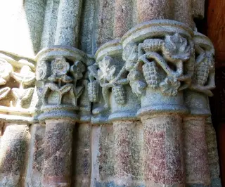 Sculture-Particolare - Sacra o Sagra di San Michele a Sant'Ambrogio di TorinoFrazione Sacra di San Michele