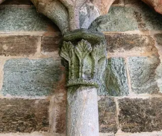 Sculture-Particolare - Sacra o Sagra di San Michele a Sant'Ambrogio di TorinoFrazione Sacra di San Michele