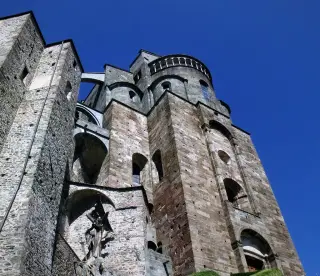 Ingresso e struttura absidale - Sacra o Sagra di San Michele a Sant'Ambrogio di TorinoFrazione Sacra di San Michele