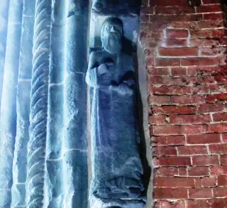 Sculture-Particolare - Sacra o Sagra di San Michele a Sant'Ambrogio di TorinoFrazione Sacra di San Michele