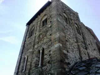 Resti del monastero - Sacra o Sagra di San Michele a Sant'Ambrogio di TorinoFrazione Sacra di San Michele