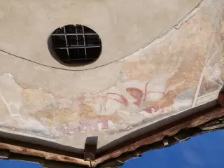 Affreschi in facciata - Cappella di San Sebastiano a San Giorio di Susa