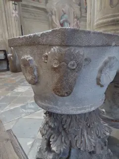 Fonte battesimale - Cattedrale di Maria Assunta e San Gottardo a Asti