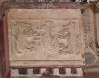 Capitello con stemma famiglia nobiliare - Chiesa della Madonna di Viatosto o Maria Ausiliatrice a AstiFrazione Viatosto