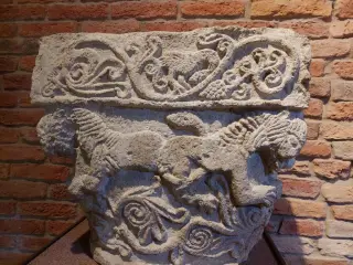 Capitello - Chiesa-cripta di Sant'Anastasio a Asti