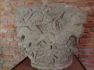 Capitello - Chiesa-cripta di Sant'Anastasio a Asti