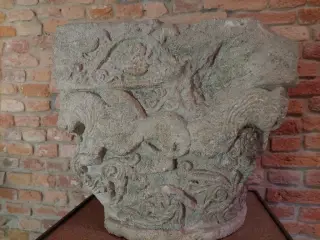 Capitello - Chiesa-cripta di Sant'Anastasio a Asti