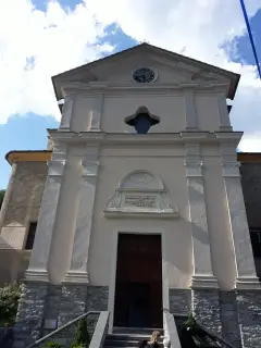 Facciata - Parrocchiale dei Santi Nicola e Grato a Ala di Stura