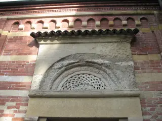 Lunetta sopra ingresso - Battistero o Rotonda di San Pietro in Consavia a Asti