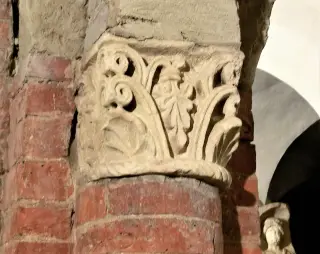 Capitello - Cattedrale o Duomo di Santa Maria a Ivrea