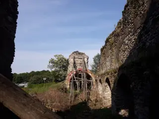 Abside e archi navata destra - Ruderi Della Chiesa di Santa Maria d'Areglio o Gesiassa a Borgo d'AleFrazione Areglio