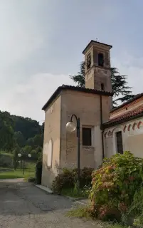 Fianco - Parrocchiale di San Pietro e Paolo a CossatoFrazione Castellengo