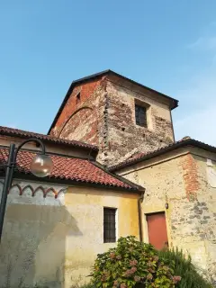 Fianco - Parrocchiale di San Pietro e Paolo a CossatoFrazione Castellengo