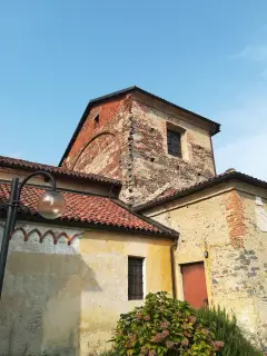 Fianco - Parrocchiale di San Pietro e Paolo a CossatoFrazione Castellengo