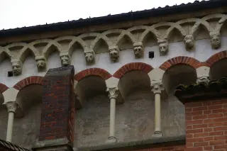 Mensole e capitelli dei fianchi - Basilica di Sant'Andrea a Vercelli