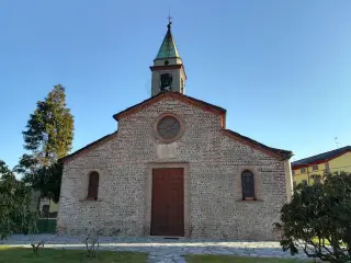 Facciata - Parrocchiale di San Lorenzo a Mandello Vitta