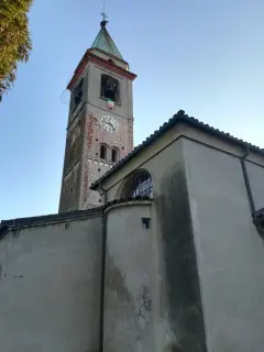Fianco e campanile - Parrocchiale di San Lorenzo a Mandello Vitta