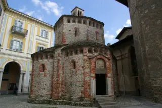 Facciata - Battistero di San Giovanni Battista a Biella